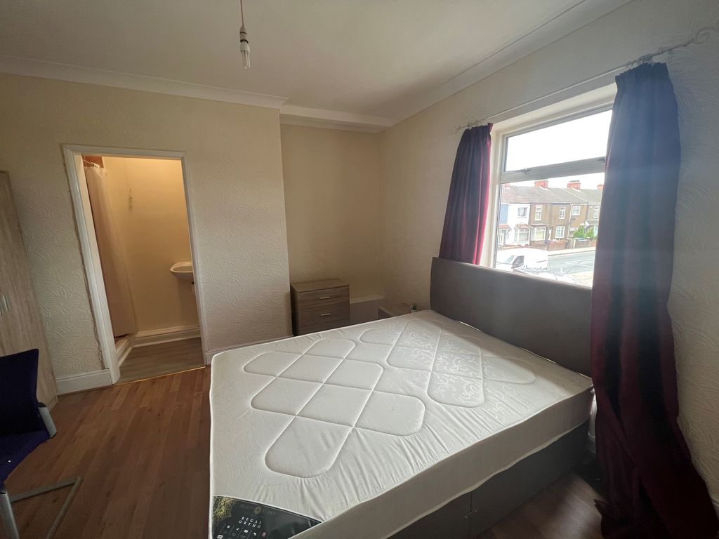 Property photo 1 of 15 Double Bedroom 1