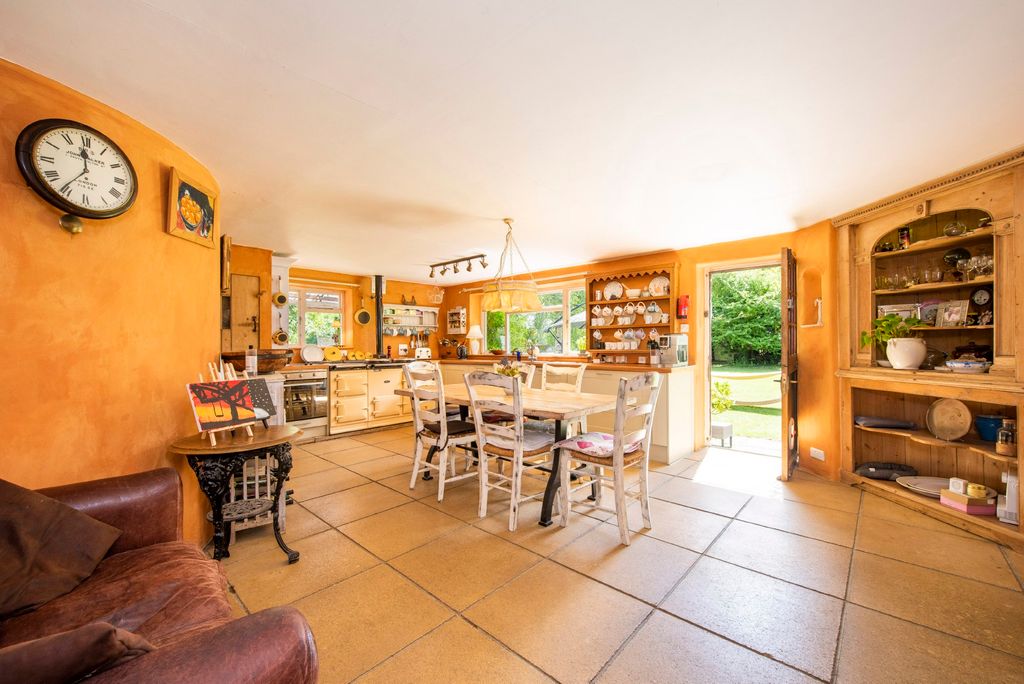 Property photo 3 of 59