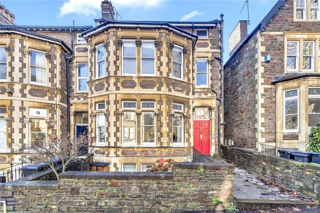 Property photo 2 of 12 Picture No. 04
