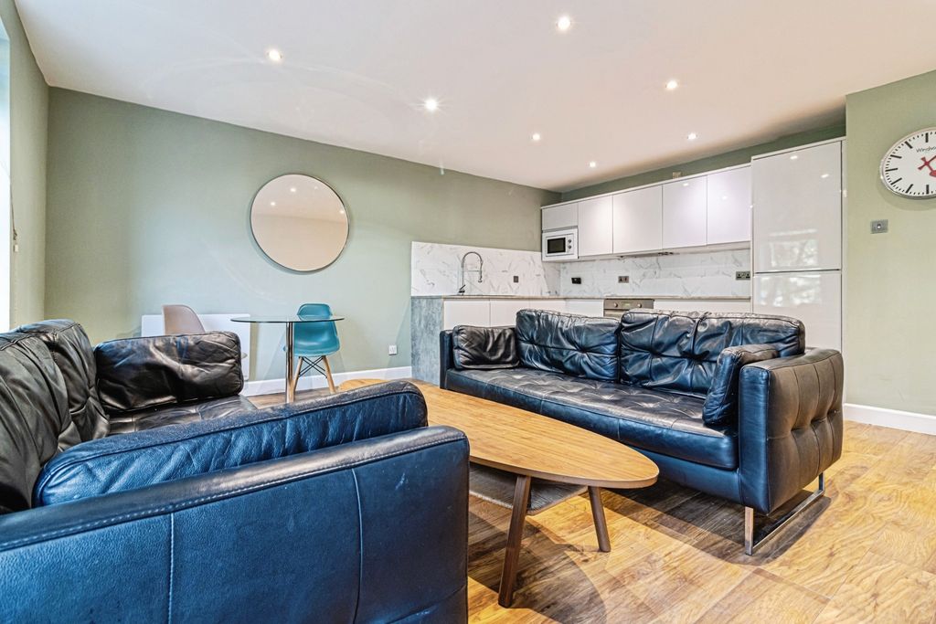 Property photo 2 of 9 Photo