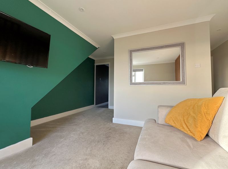 Property photo 3 of 11 Lounge/Diner