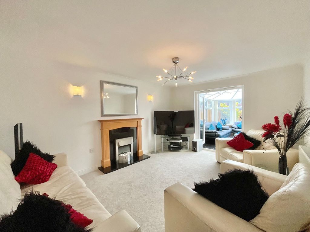 Property photo 2 of 27