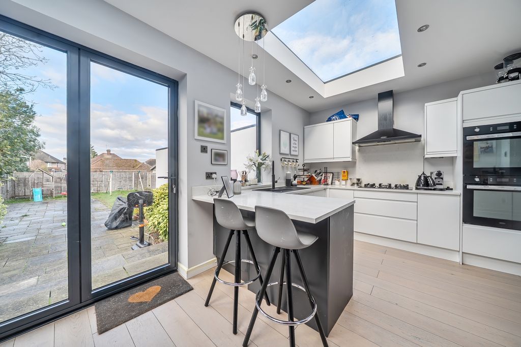 Property photo 3 of 19 1395726-17-695E8B09Eba21