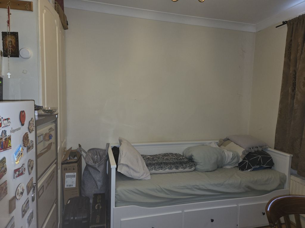 Property photo 3 of 6 Gallery