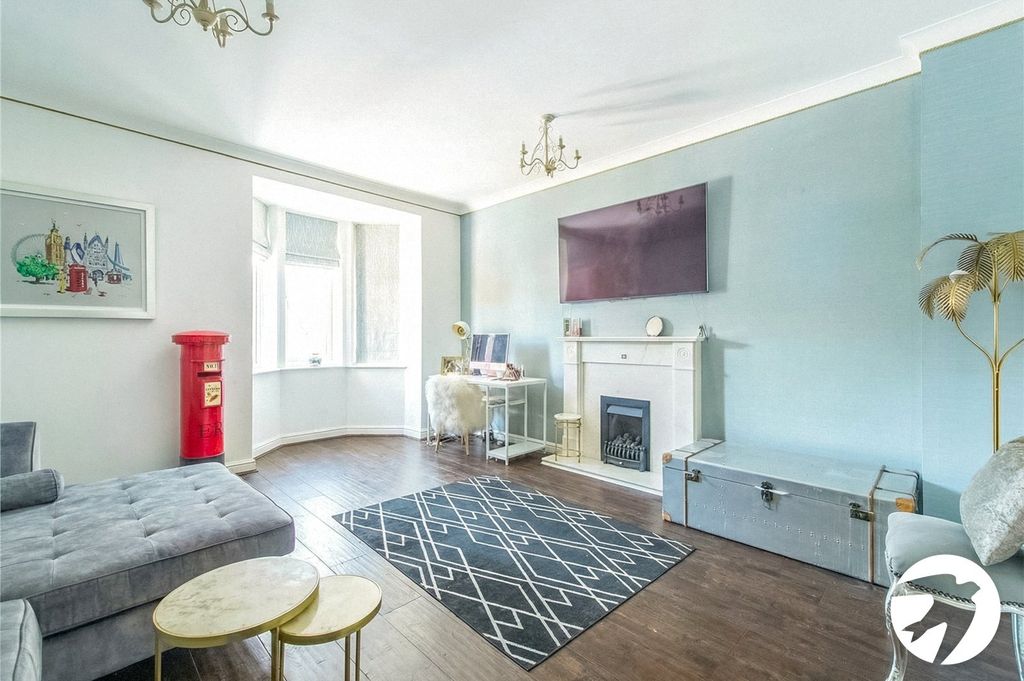 Property photo 2 of 22 Lounge