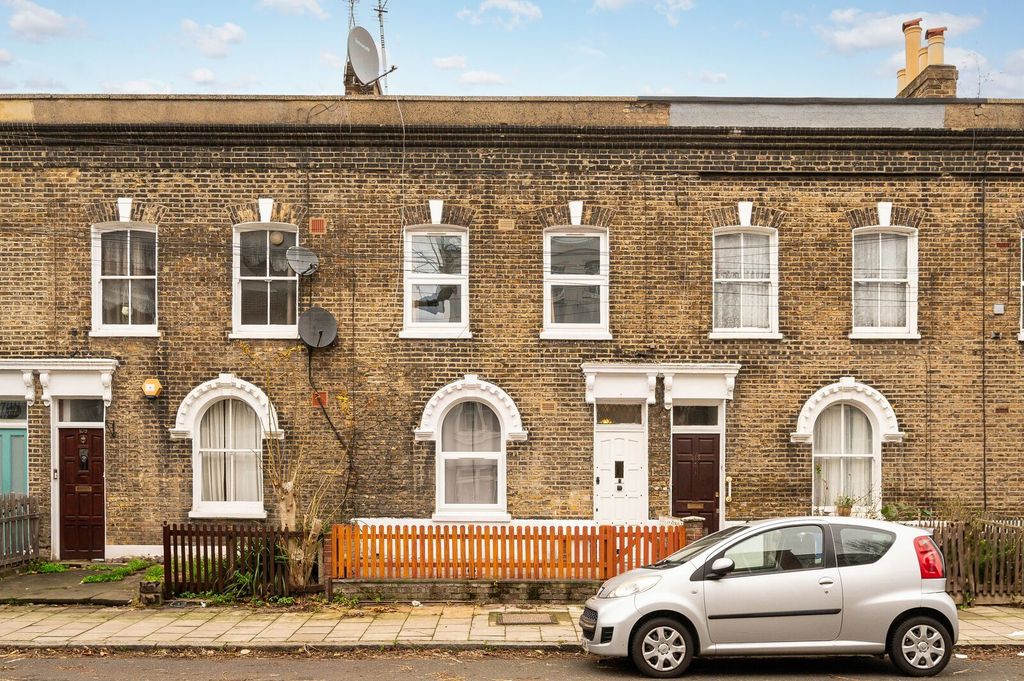 Property photo 2 of 18