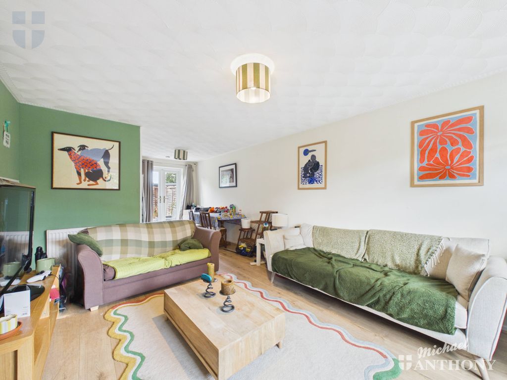 Property photo 2 of 8 Cam03218G0-Pr1149-Still006