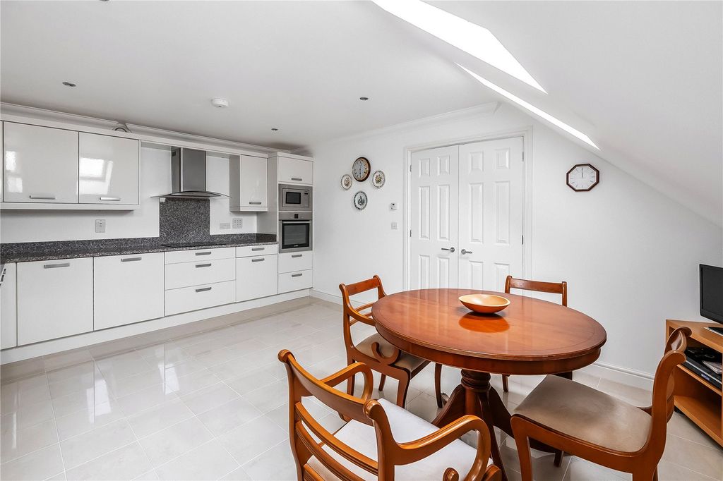 Additional image 6 of 3 bed flat for saleWest Hill, Oxted, Surrey RH8