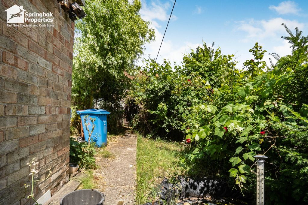 Property photo 2 of 9 1