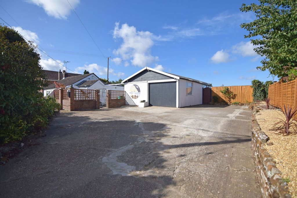 Property photo 3 of 23