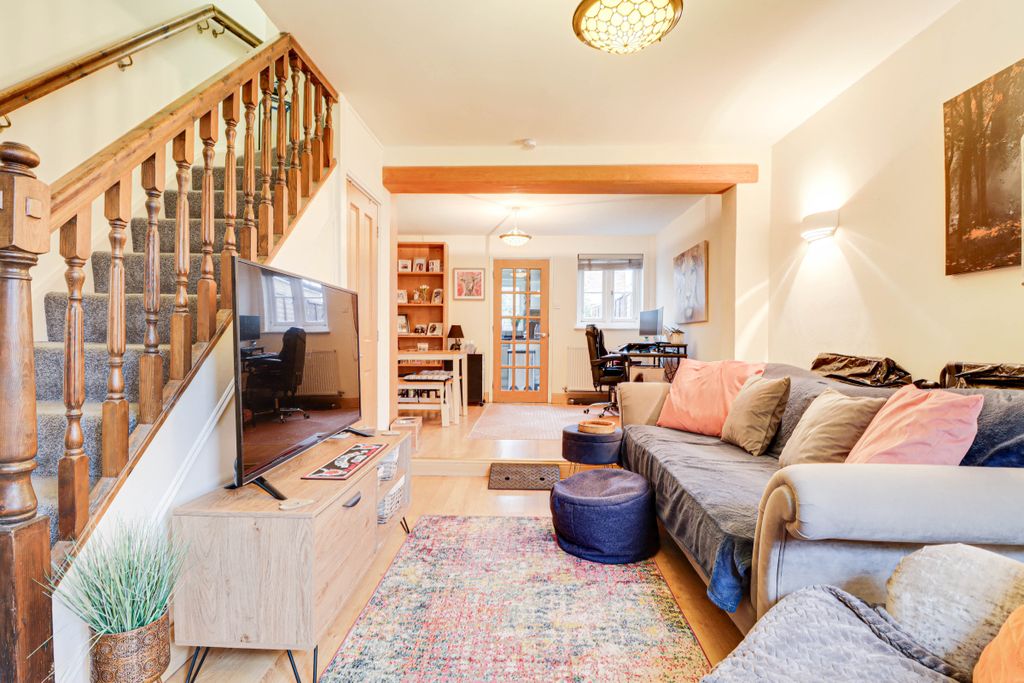 Property photo 2 of 11 Img3007Img3009