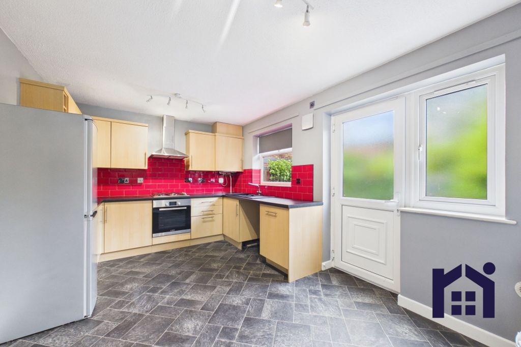 Property photo 3 of 15 Dining Kitchen