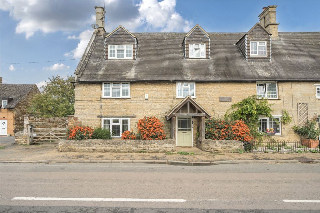 Property photo 1 of 28 Church Street