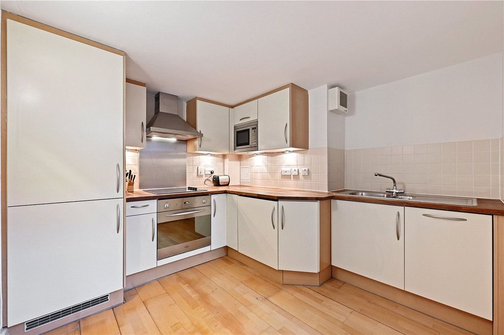 Property photo 3 of 10 Picture No. 06