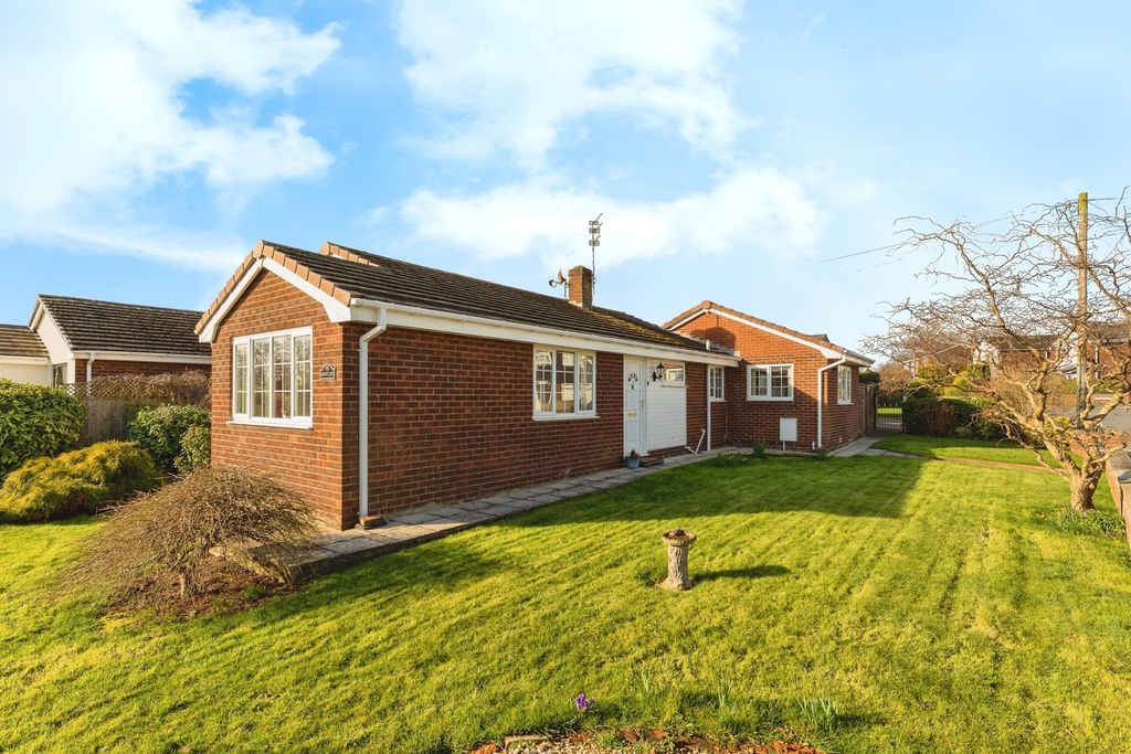 Property photo 1 of 18