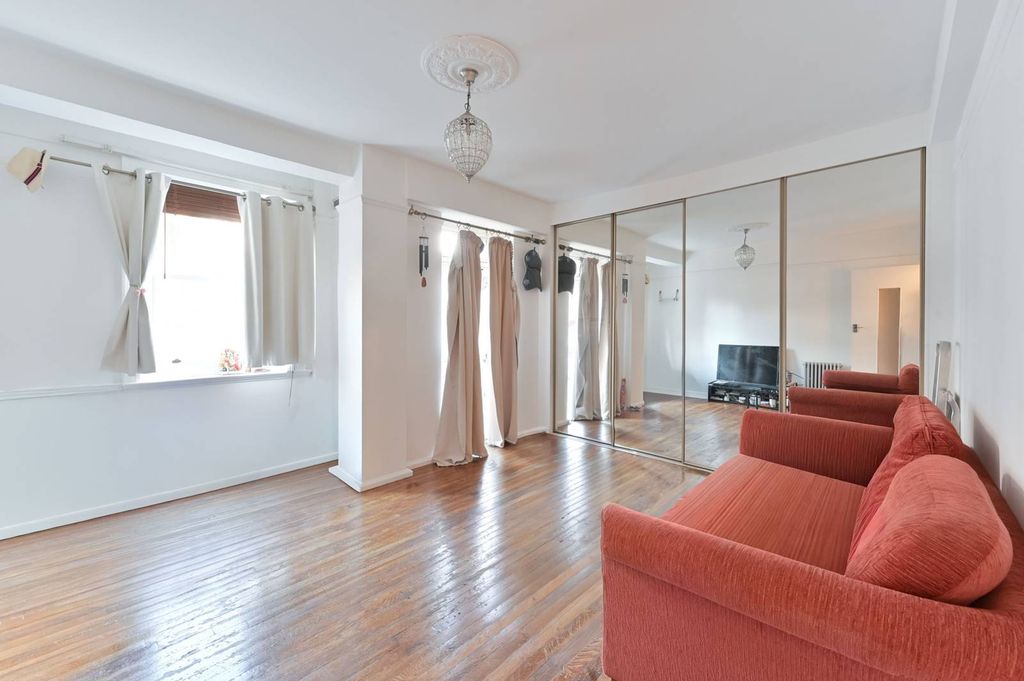 Property photo 2 of 6