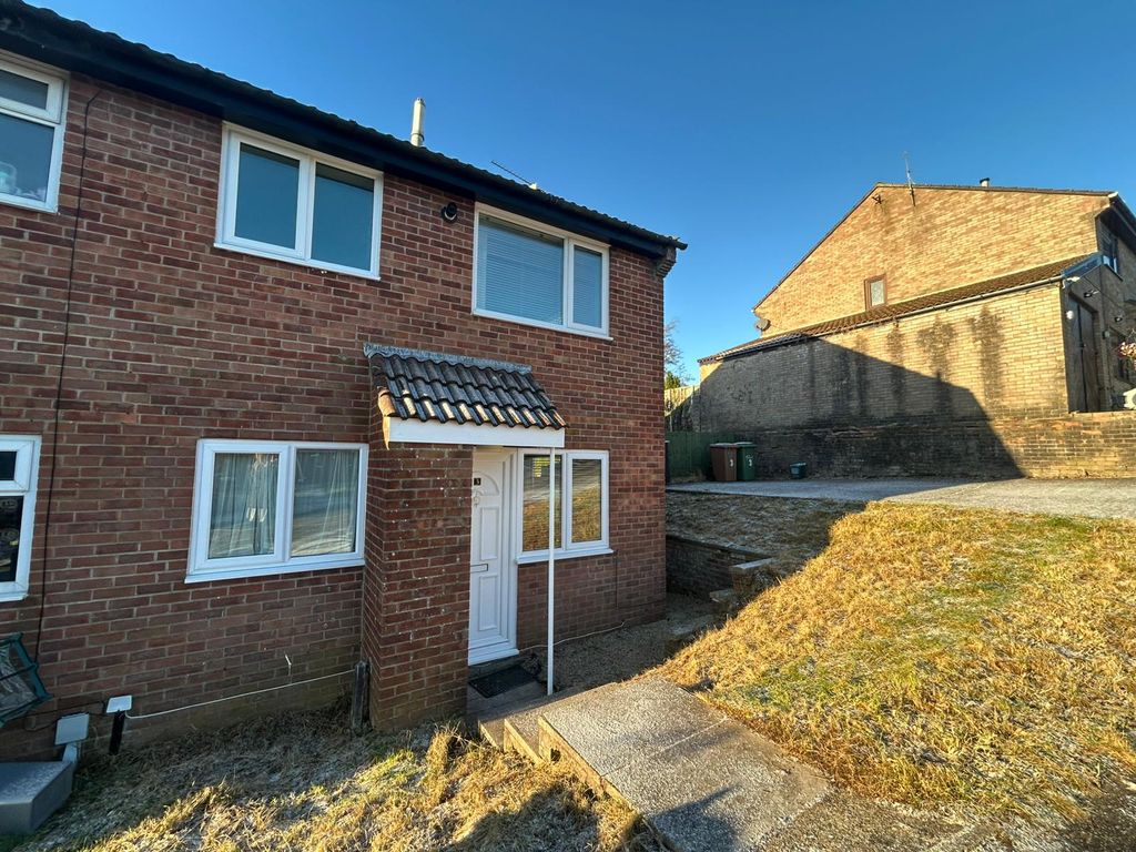 Property photo 1 of 8 Front