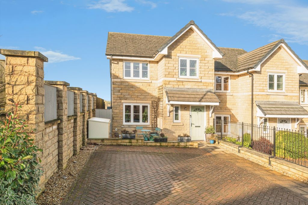 Property photo 1 of 15 Front