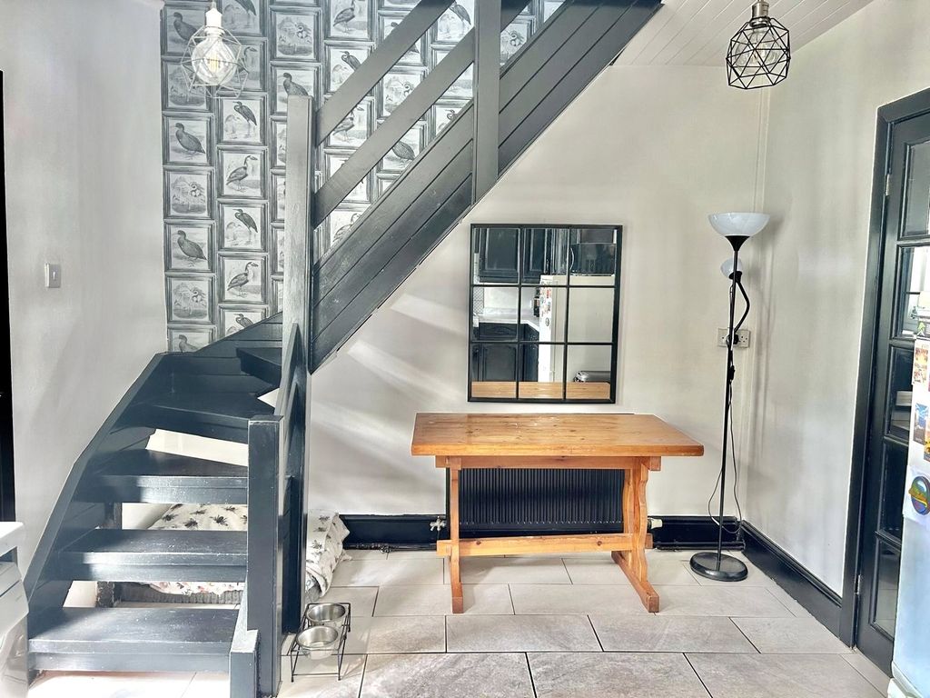 Property photo 3 of 18 Dining Area