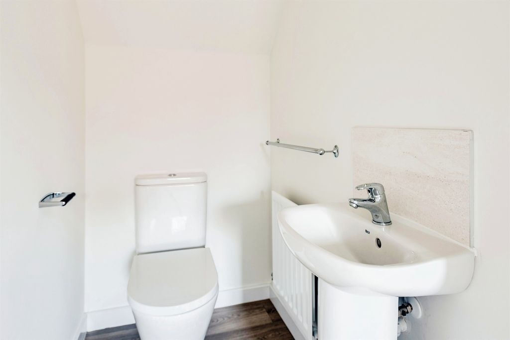 Property photo 3 of 6