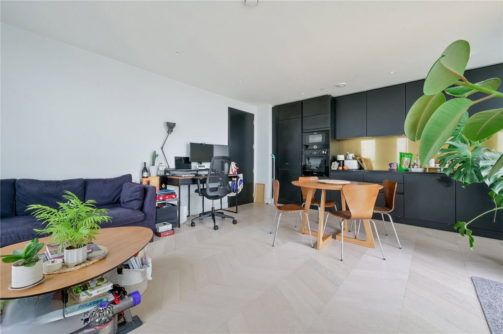 Property photo 3 of 12 The Waterman