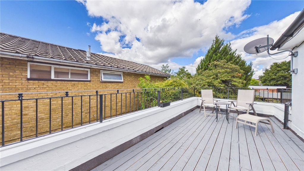 Property photo 3 of 7 Terrace