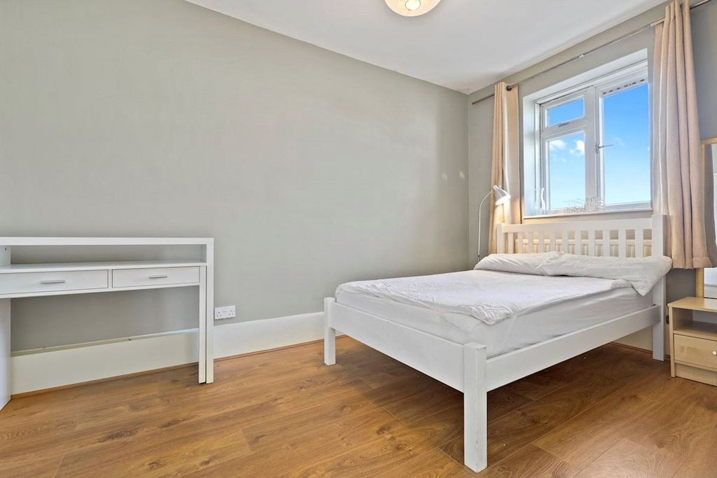 Property photo 3 of 8 Picture No. 04