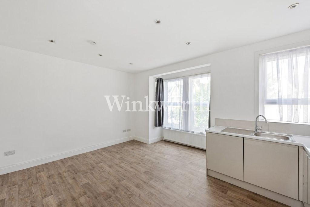 Property photo 3 of 14 Picture No. 06