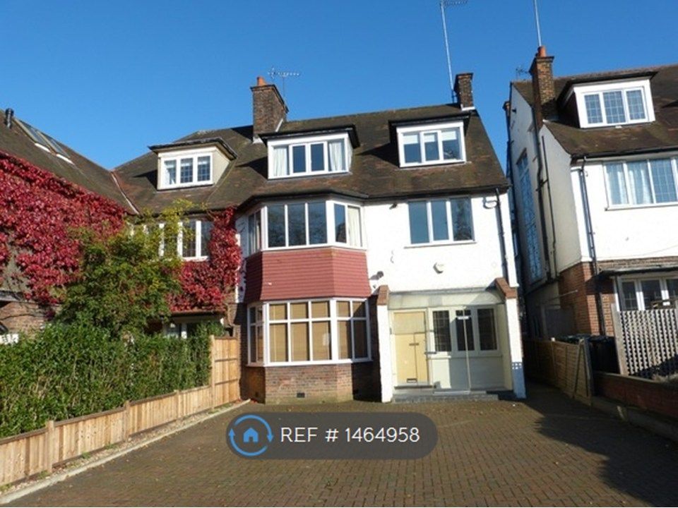 Property photo 2 of 7 Outside