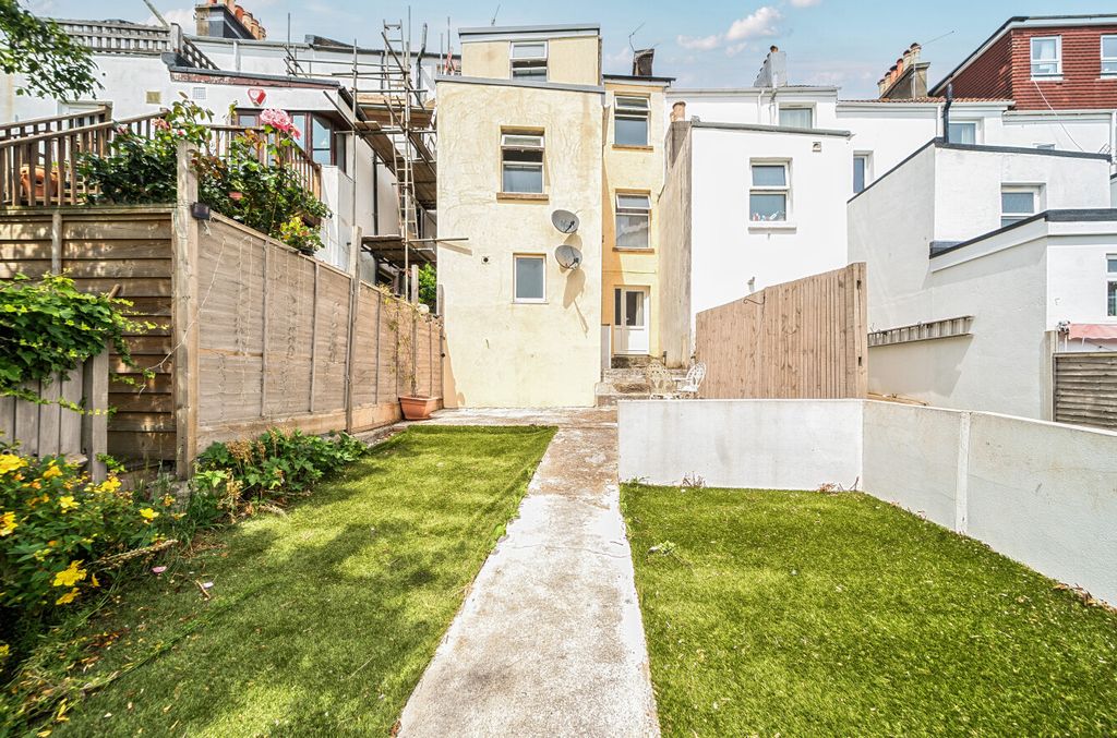 Property photo 3 of 13 1479121-7-6A2Ff46...