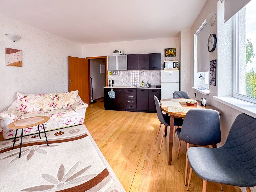 Property photo 2 of 11