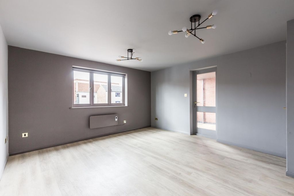 Property photo 1 of 13 Bright And Spacious Living Area With Access To A Private Balcony
