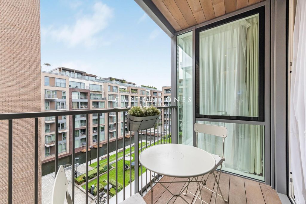 Property photo 3 of 26 Balcony