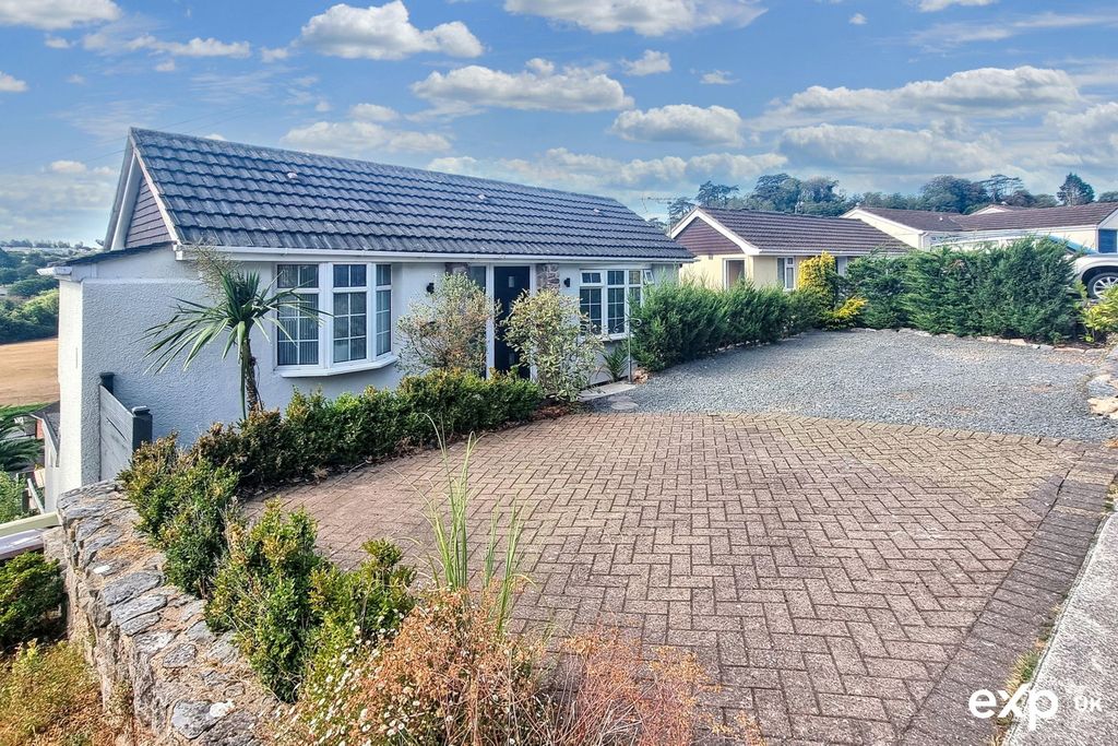 Property photo 1 of 31