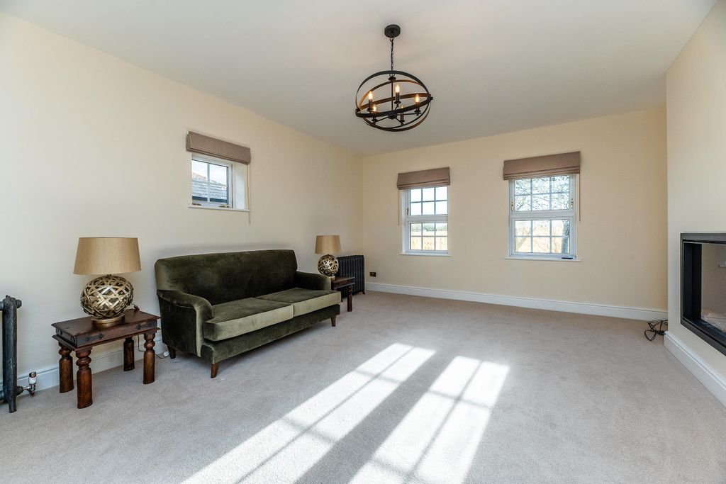 Property photo 3 of 35