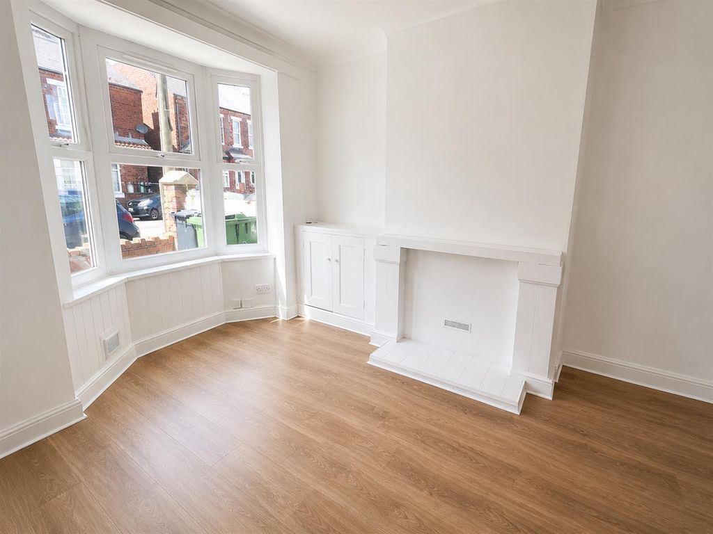 Property photo 2 of 8 1
