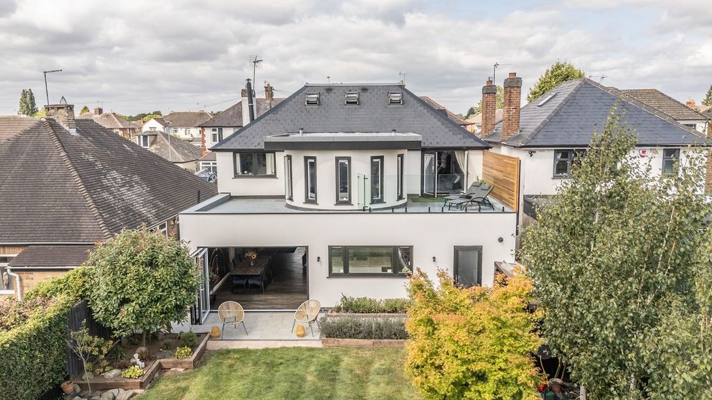 Property photo 1 of 28