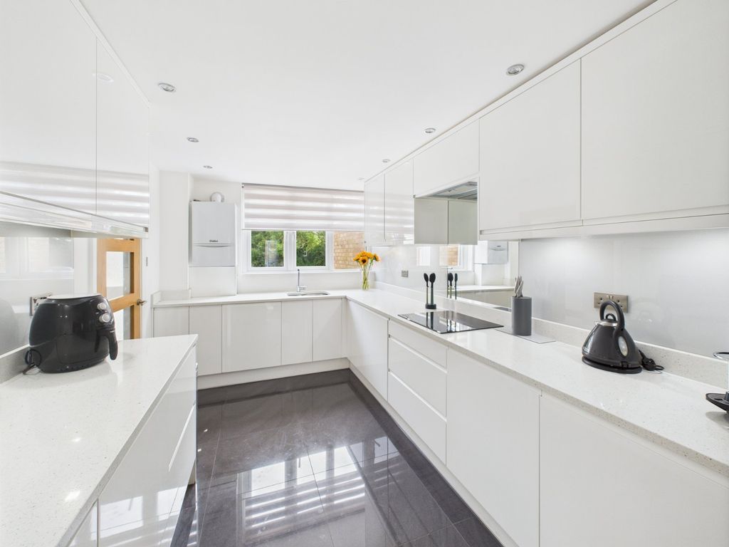 Property photo 1 of 14 Kitchen