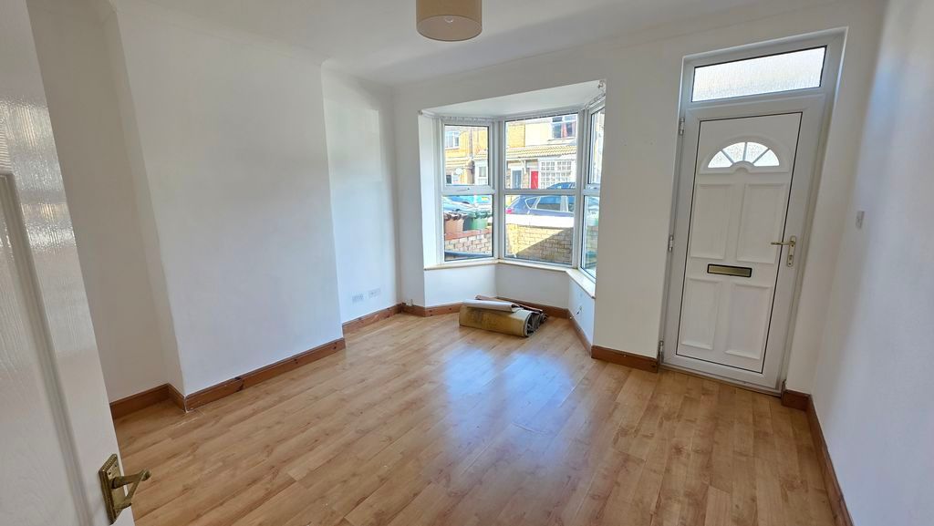 Property photo 2 of 15 Photo 6