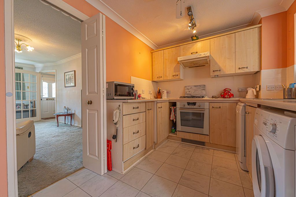 Property photo 3 of 27