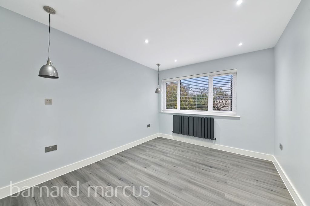 Property photo 1 of 6 Bedroom 1