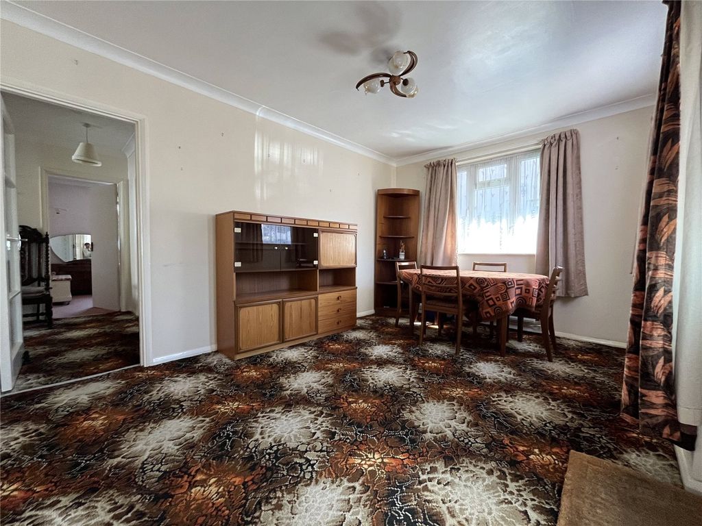 Property photo 2 of 15 Picture No. 12
