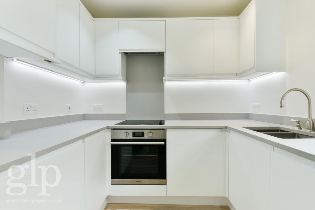 Property photo 2 of 18 963452