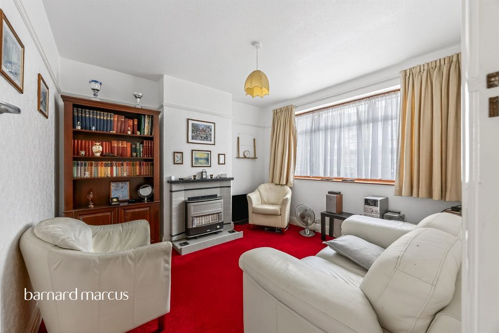 Property photo 2 of 18