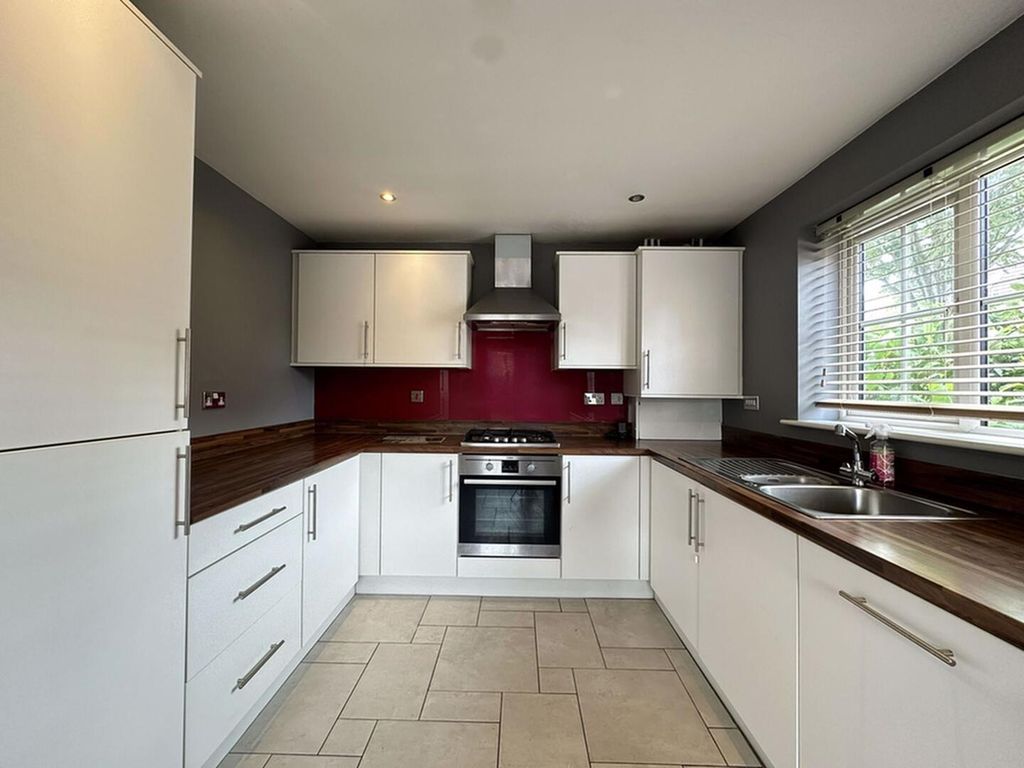 Property photo 2 of 17 Kitchen