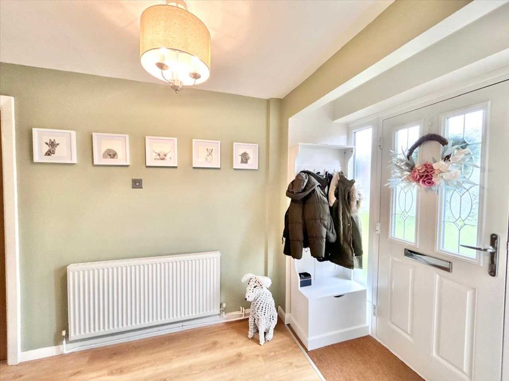 Property photo 3 of 31 Entrance Hallway