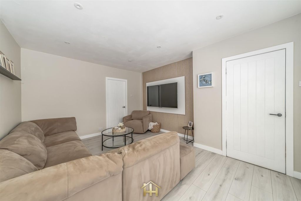 Property photo 3 of 18 32 Ballantrae Place Dundee Dd4 8Qq 240626 Edit (27