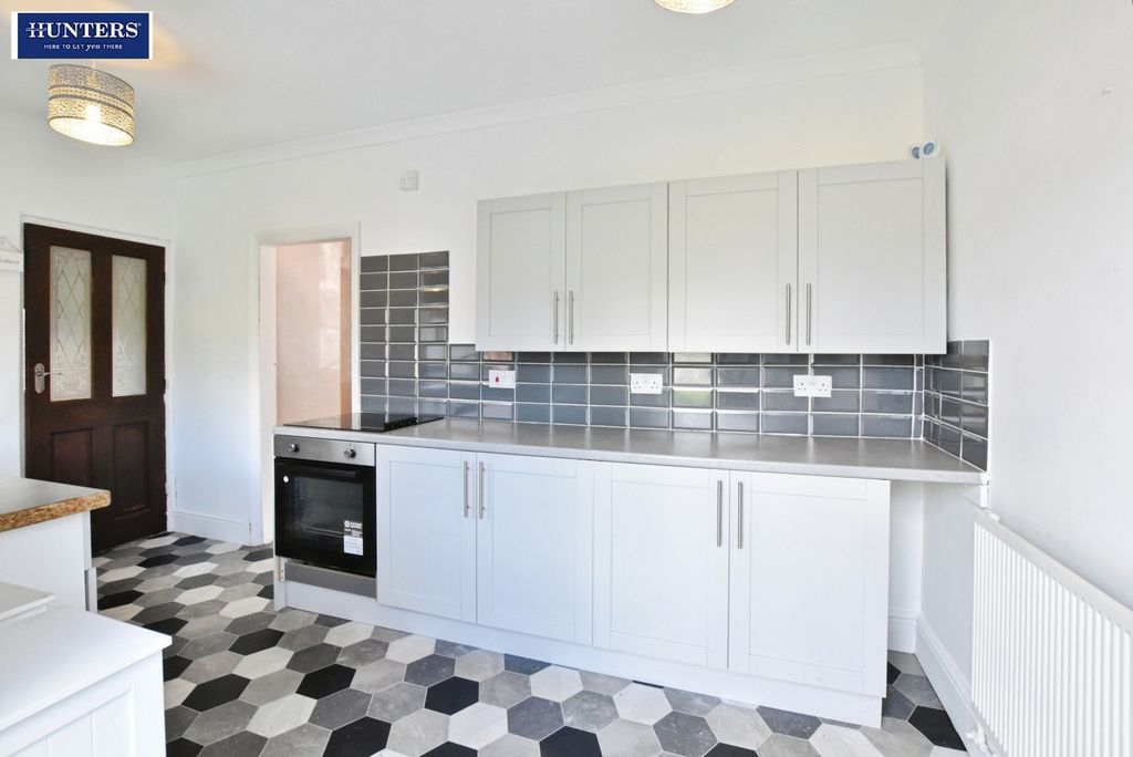 Property photo 3 of 16 Kitchen