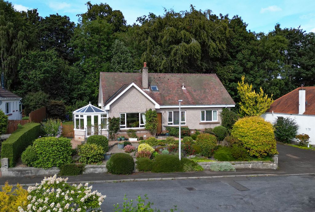 Property photo 1 of 31