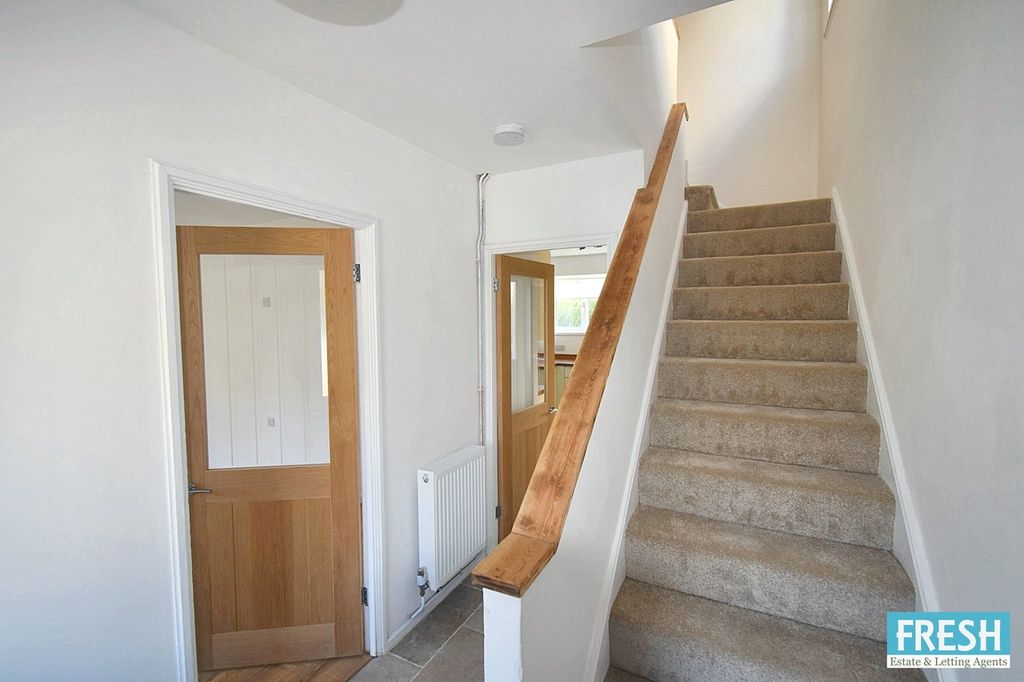 Property photo 2 of 27